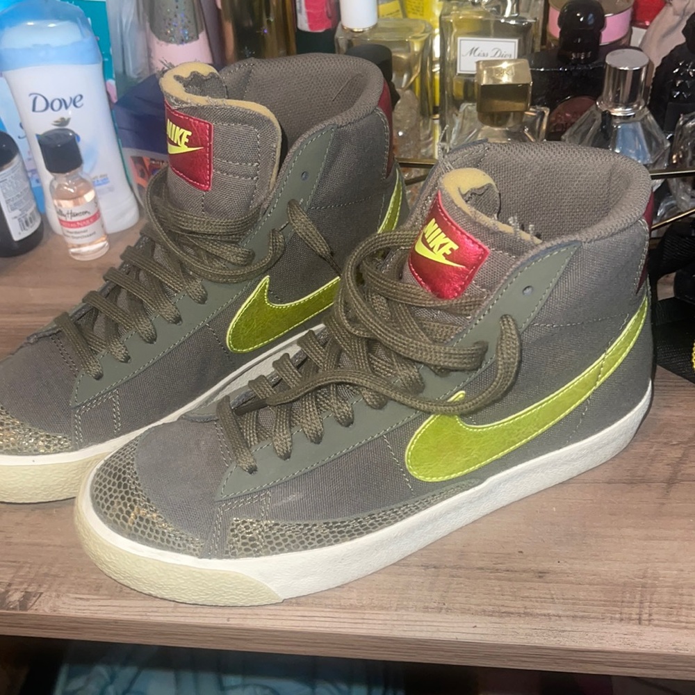 Nike women size 7